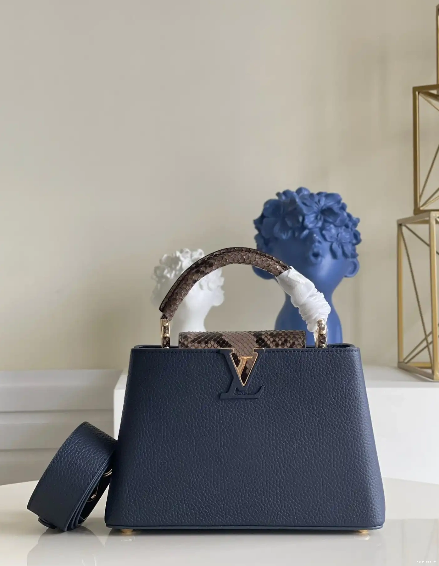 Firstbag BB LOUIS VUITTON CAPUCINES 0617